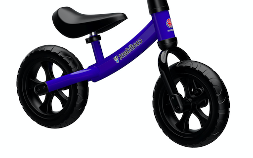 Крупный план сиденья велосипеда Blue Balance